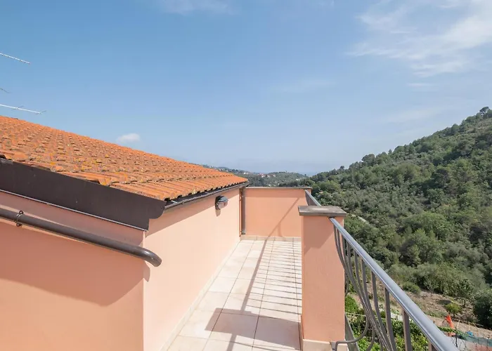 2 Bedroom In Borgo d'Oneglia