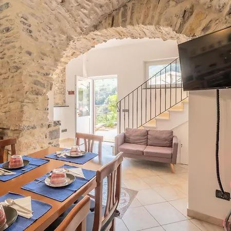 Дом отдыха 2 Bedroom In Borgo d'Oneglia
