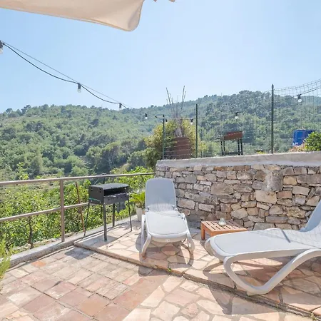 2 Bedroom In Дом отдыха Borgo d'Oneglia
