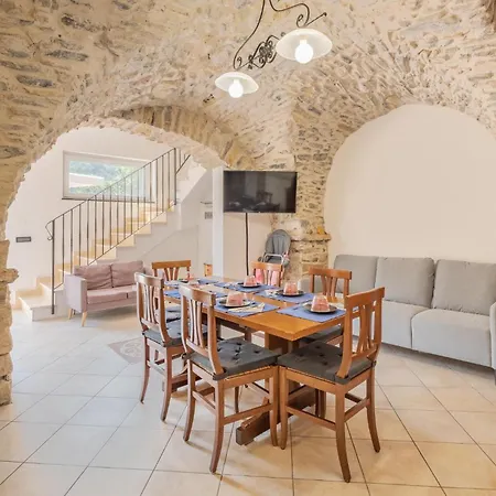 بيت للعطل In Borgo Doneglia With Kitchenette