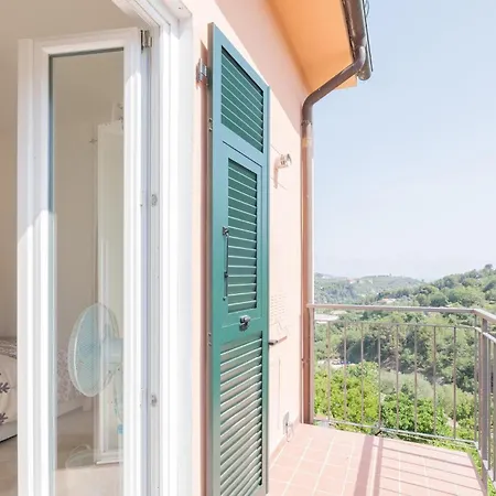 In Borgo Doneglia With Kitchenette بيت للعطل *