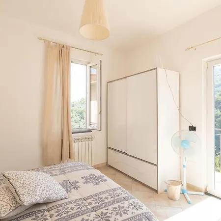 2 Bedroom In Ferienhaus Borgo d'Oneglia