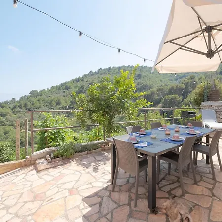 2 Bedroom In Borgo d'Oneglia