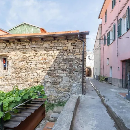 2 Bedroom In * Borgo d'Oneglia
