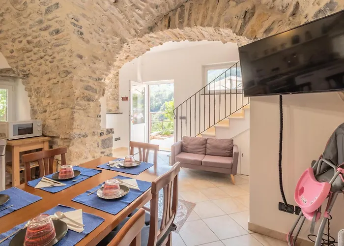 Сasa de vacaciones 2 Bedroom In Borgo d'Oneglia