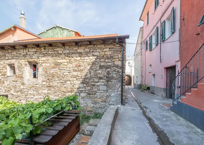 2 Bedroom In * Borgo d'Oneglia